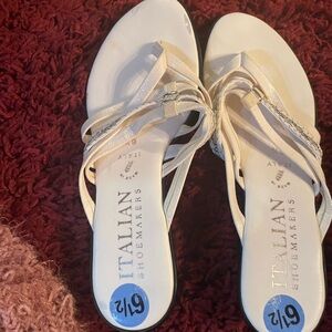 Brand new sandles